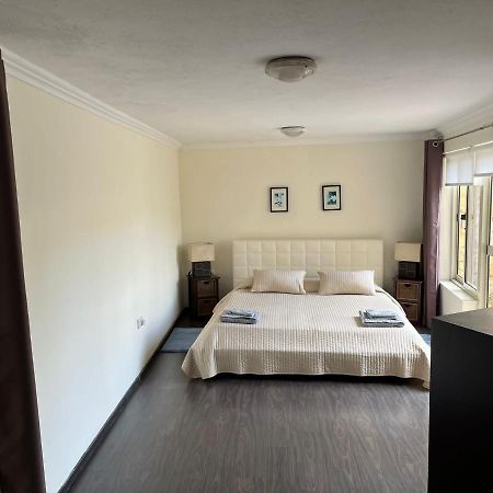 Groundfloor Apartment By The Sea, Fabulous Views St. Paul's Bay Ngoại thất bức ảnh